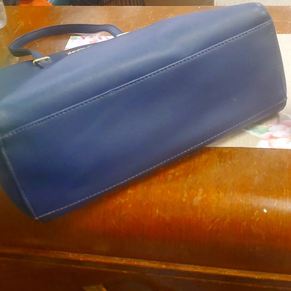 Kenneth Cole Reaction Satchel Purse - Picture 6 of 6